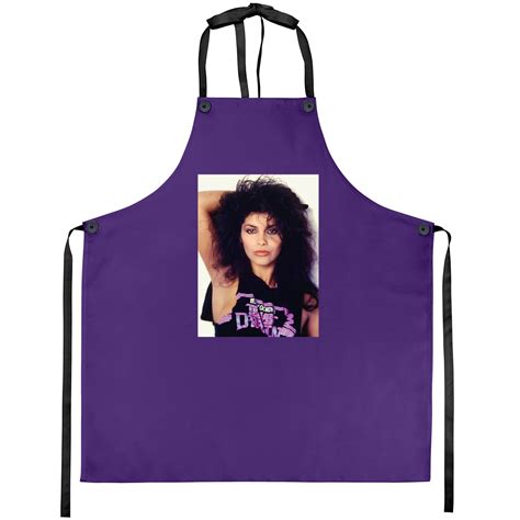Vanity Singer Actrice Posant Avec Berry Gordys The Last Dragon Aprons