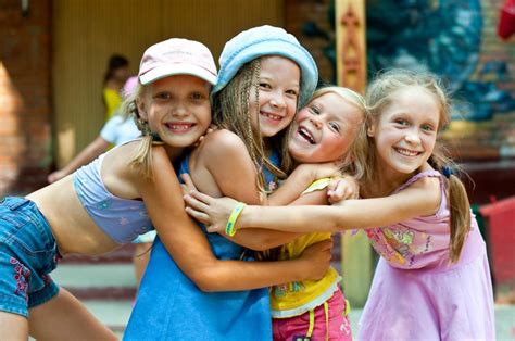 Приглашаем детей 6-12 лет в летние детские лагеря "Лето в Даугавпилсе"!