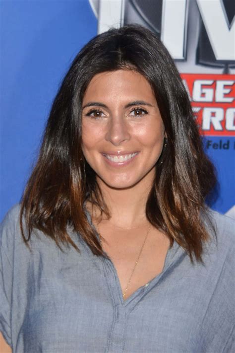 Download Jamie Lynn Sigler 900 X 1356 Wallpaper Wallpaper | Wallpapers.com