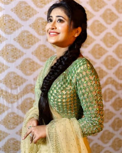 shivangi joshi  hot  green golden lehenga