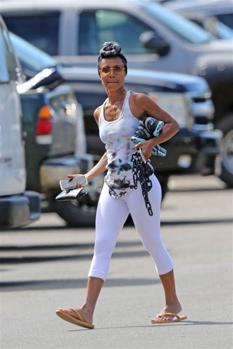 JADA PINKETT SMITHH Arrives at a Gym in Hawaii 02/28/2017 – HawtCelebs