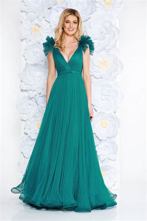 Ce rochii elegante de seara se poarta anul acesta?