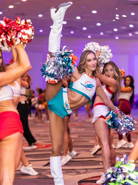 Miami Dolphins Cheerleaders | Happy birthday to MDC Captain, @lexie