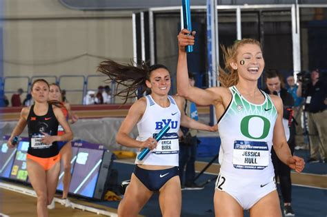 Jessica Hull - Jessica Hull shatters Australian record with stunning