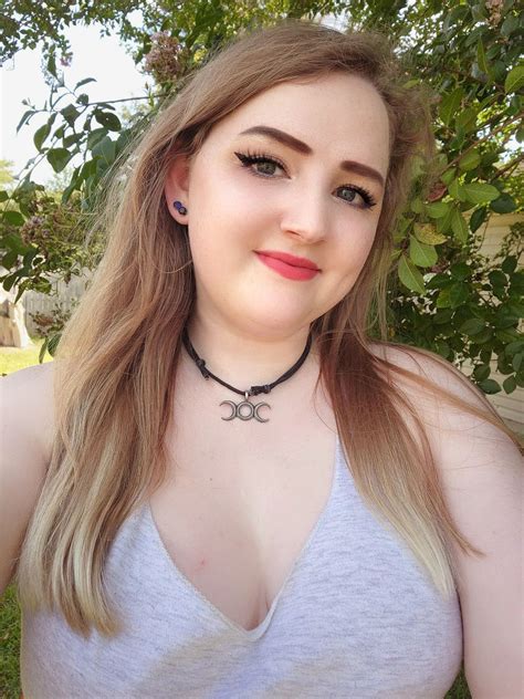 Willow Harper OnlyFans: The Story Behind The Hype Image 7