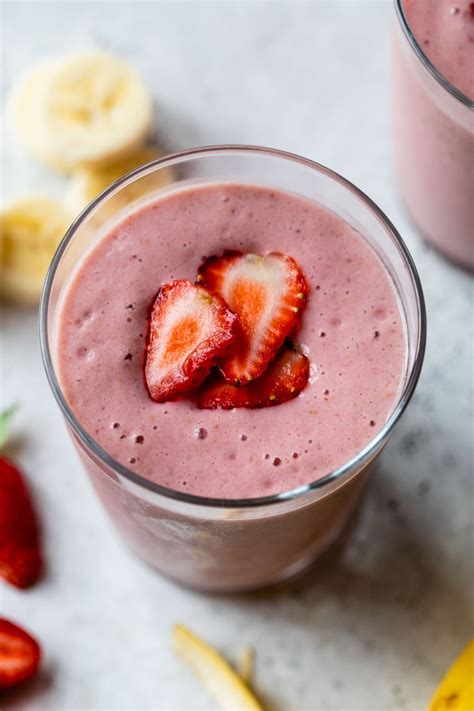 Strawberry Banana Smoothie – WellPlated.com