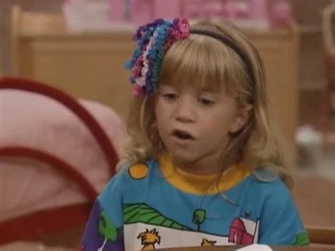 Olsen Twin Full House Looks - Michelle Tanner's Greatest Outfits