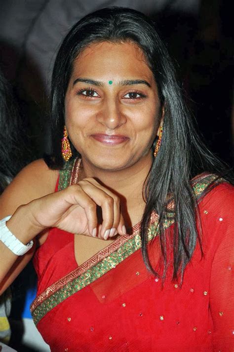 andhra telugu aunty actress surekha vani stunning hot unseen cleavage