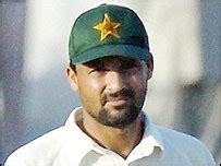 moin khan pakistani  wicketkeeper pictures   biography