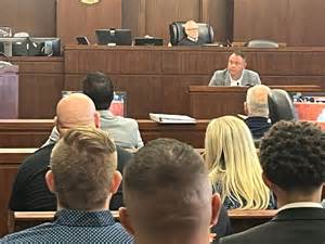 City council votes to remove Ky. mayor; replacement named