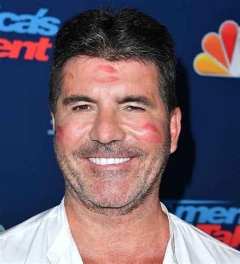 Simon Cowell nunca pensó que tendría familia - A los 63 se comprometió