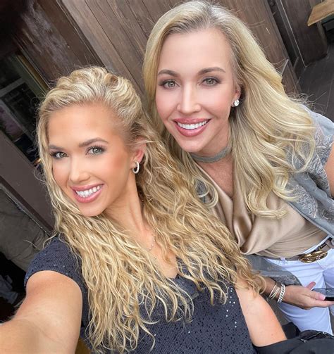 Gracie Hunt and mom labeled 'cutest mama and daughter duo' after Chiefs