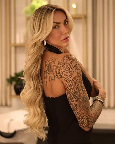 De volta à seleção, Thaísa Daher é casada com coach, tem olho do ex