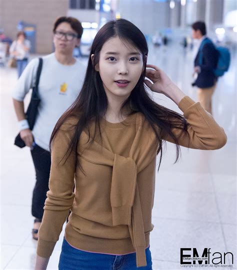 iu  incheon airport leaving  shanghai iu photo