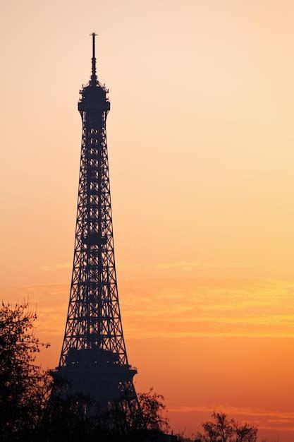 Premium Photo | Eiffel tower in paris on sunset