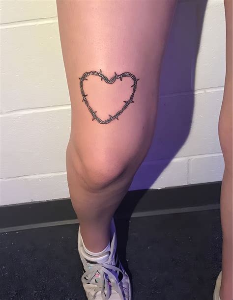 27 Adorable Mini Heart Tattoo Designs To Charm Everybody