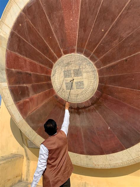 jantar mantar sundial