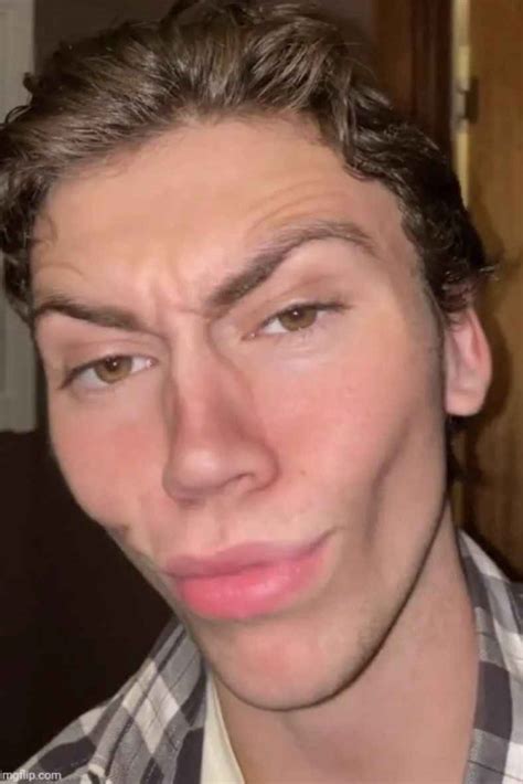 mewing meme va nhung bieu cam gay cuoi kho  slogan hay