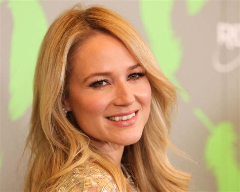 How Old Is The Singer Jewel | Audiolover