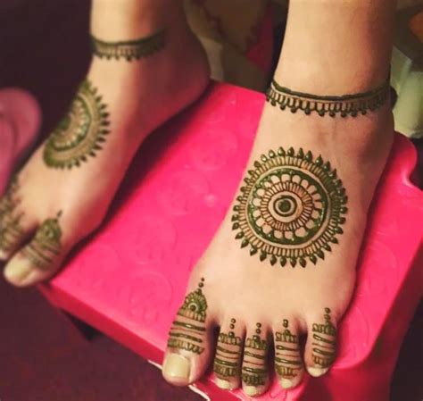 Easy Foot Mehndi Designs For Beginners - Design Talk