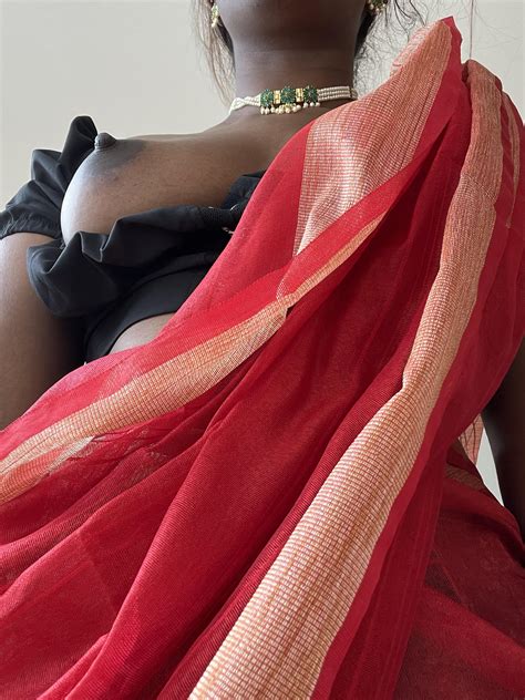 Oopie my boob is out (f) : r/IndiansGoneWild