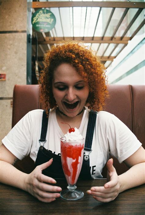 140.233+ Fotos y Imágenes de Lesbianas+haciendo+tijeras Gratis · Banco