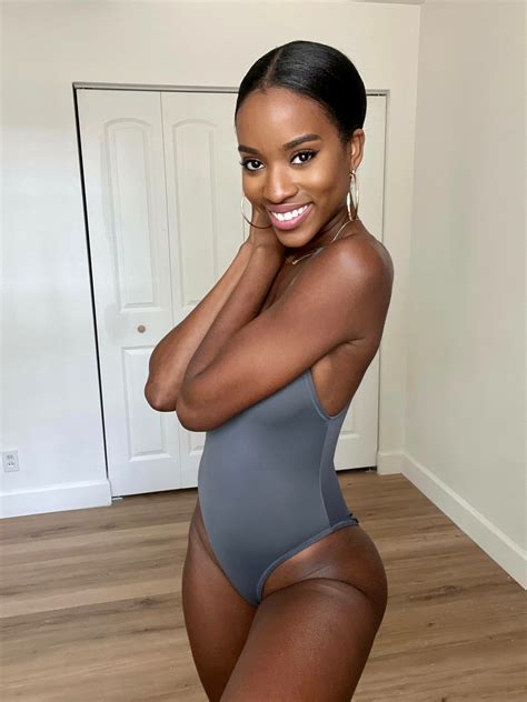 The Willow Harper OnlyFans Story: A Bombshell You Can't Ignore Image 9