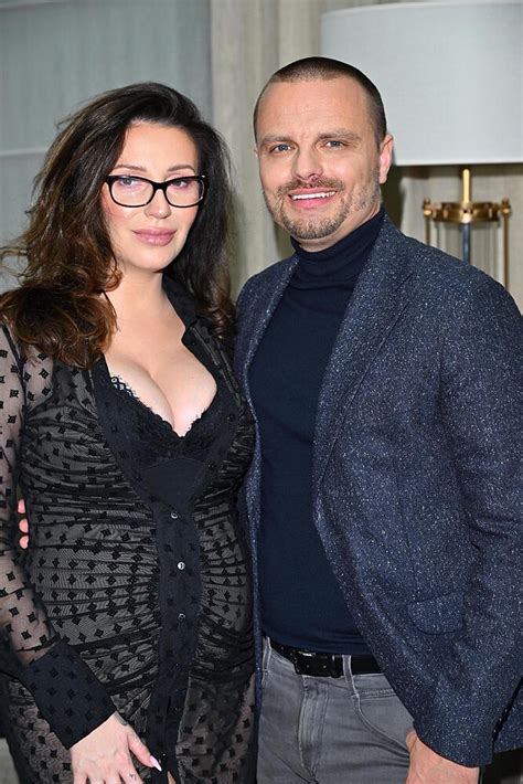 Jak na drugie imię ma syn Marcina Hakiela? | Świat Gwiazd