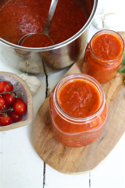 Instant Pot Tomato Sauce (with fresh tomatoes) - Season & Thyme