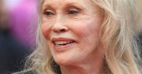 Retro Blast: A Look At Faye Dunaway's Acting Legacy