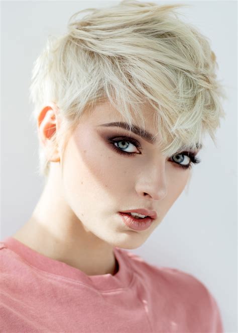 Modern pixie cut styles and hair inspiration for short hairstyles 4