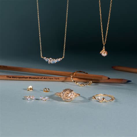 Pearl Plum Charm | Catbird x The Met