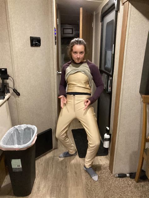 Bella Ramsey on set: ““Niche thread for waterproof thermals GO!” : r