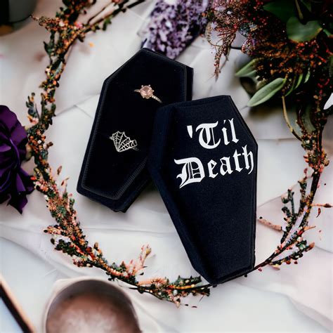 Velvet Ring Coffin Box – Celine XO