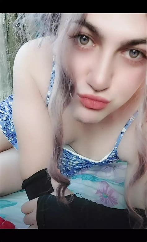 bootylicious crossdresser sacudiendo mi gran  hermoso culo en estilo