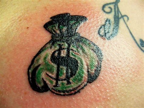 money sign tattoos schmelzender dollar symbol tattoo temporalis