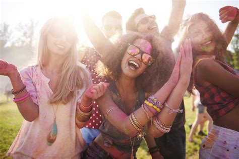 festival fashions festival fashion essential items  summer