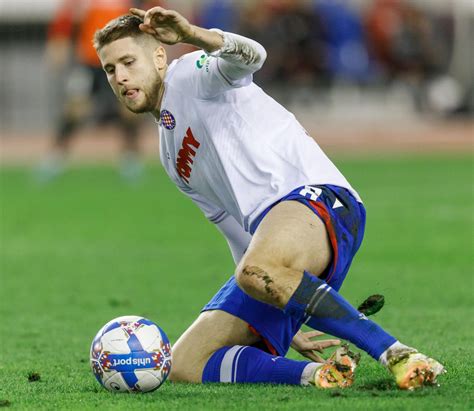 Sportske novosti - Za hajdukovca je sezona gotova, operirat će ga u