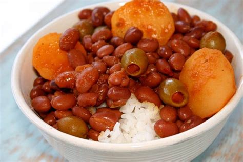 Delicious Puerto Rican Beans and Rice – Easy Recipes To Make at Home