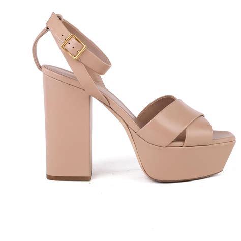 Sandalias con plataforma Farrah de piel nude de Saint Laurent Carne