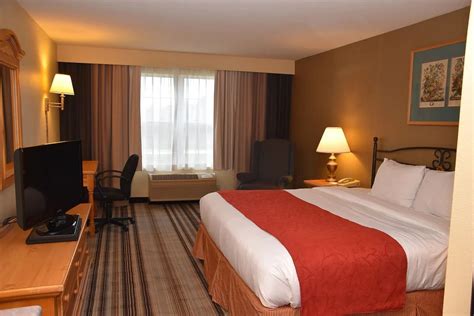 PORT WISCONSIN INN AND SUITES $89 ($̶1̶0̶6̶) - Prices & Hotel Reviews - Port Washington