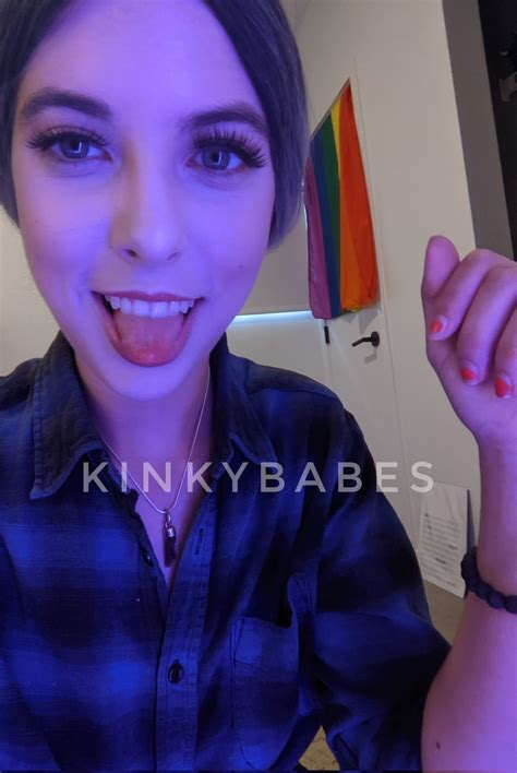 TW Pornstars - 1 pic. TheKinkyBabes (18+). Twitter. Filming tiktoks and