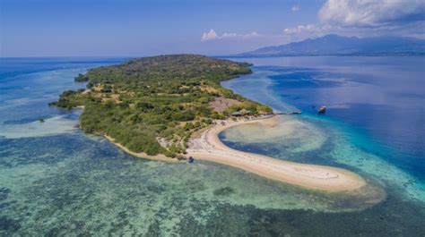 top      menjangan island bookmundi