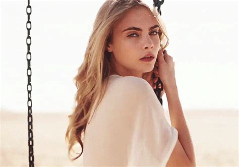 Model-cara-delevingne GIFs - Find & Share on GIPHY