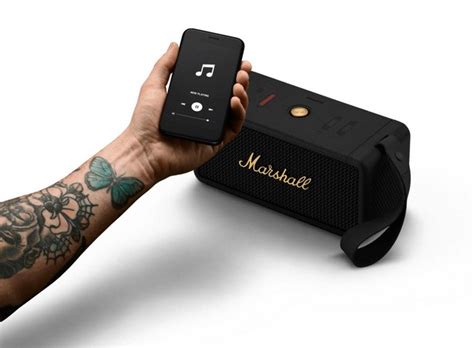 Bluetooth-колонка Marshall Middleton работает 20 часов на одном заряде ...