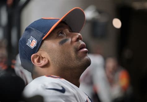 Russell Wilson's Broncos timeline: From high hopes to high knees