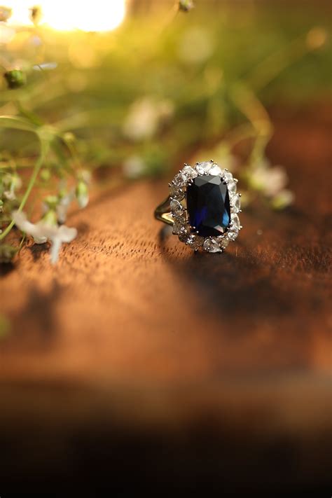 Sofia Diamond Ring - Blue – Ishil