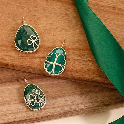 jewelry    leaf clover  glow   deserves jck