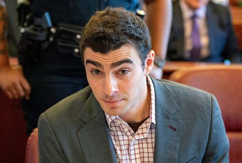 Luigi Mangione returns to court for pretrial hearing on key evidence - KVIA