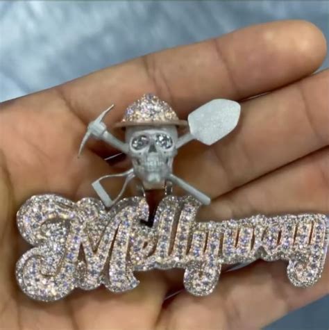 MellyWay chain in honor of Melly 🕊 (051YM) aka TheGraveDigger 💀⚒ : r ...
